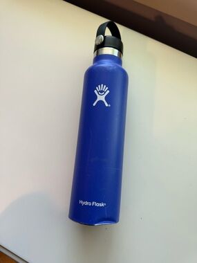 24oz Indigo Hydro Flask Water Bottle with Black Strap Cap